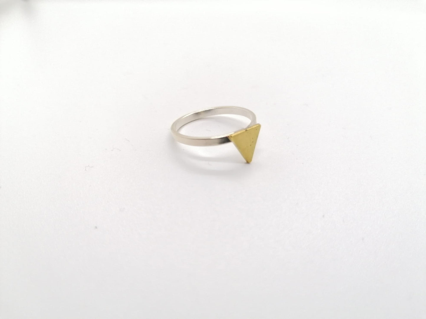 ANILLO TRIÁNGULO PLATA