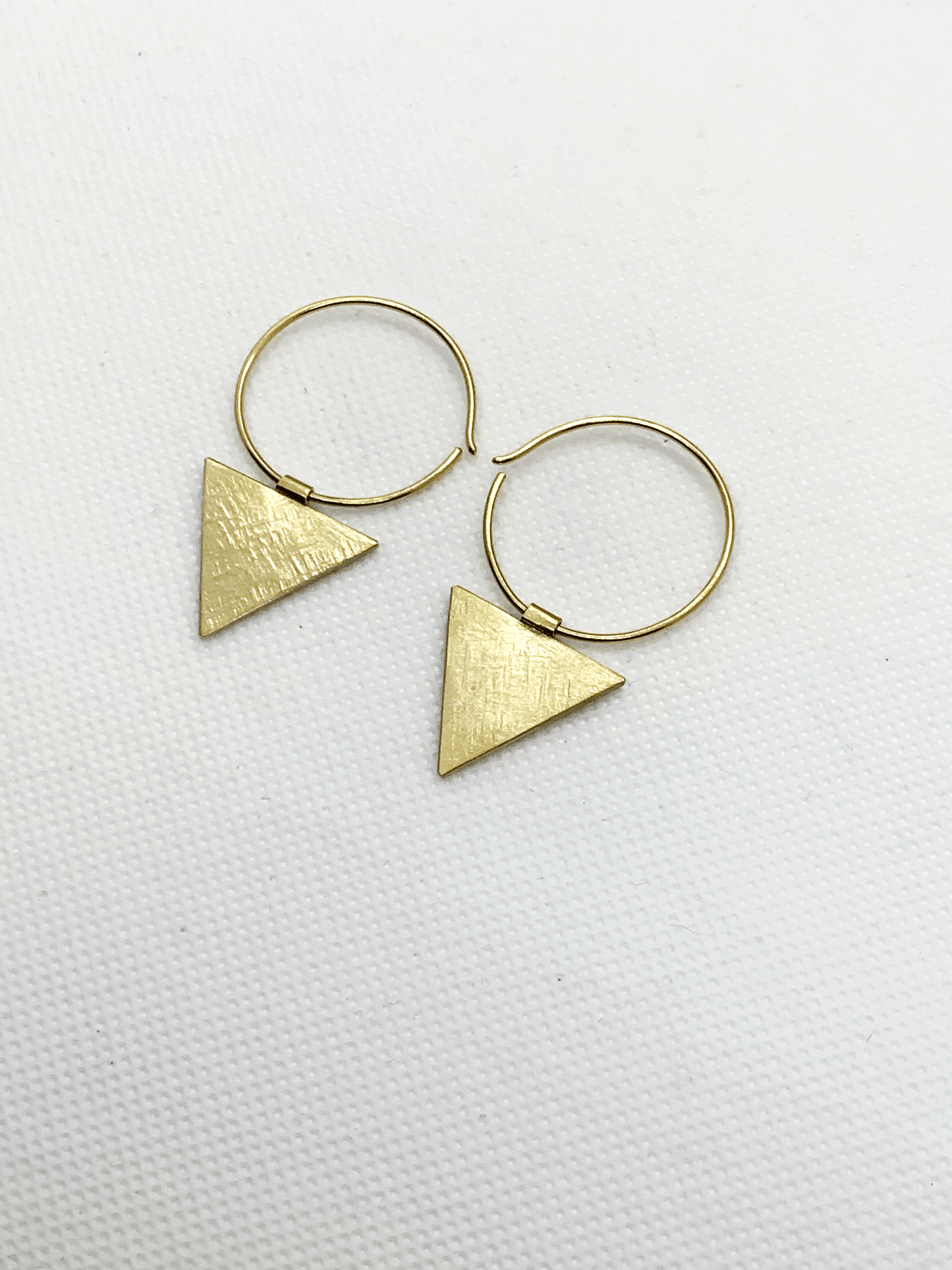 PENDIENTES TRIÁNGULO LATÓN