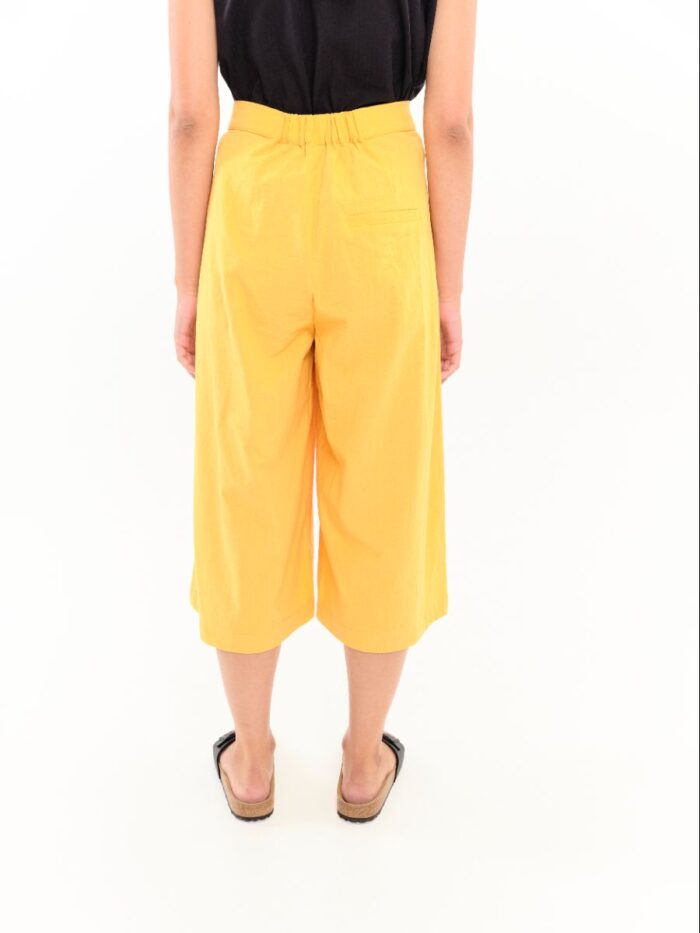 PANTALON CAPARINA AMARILLO