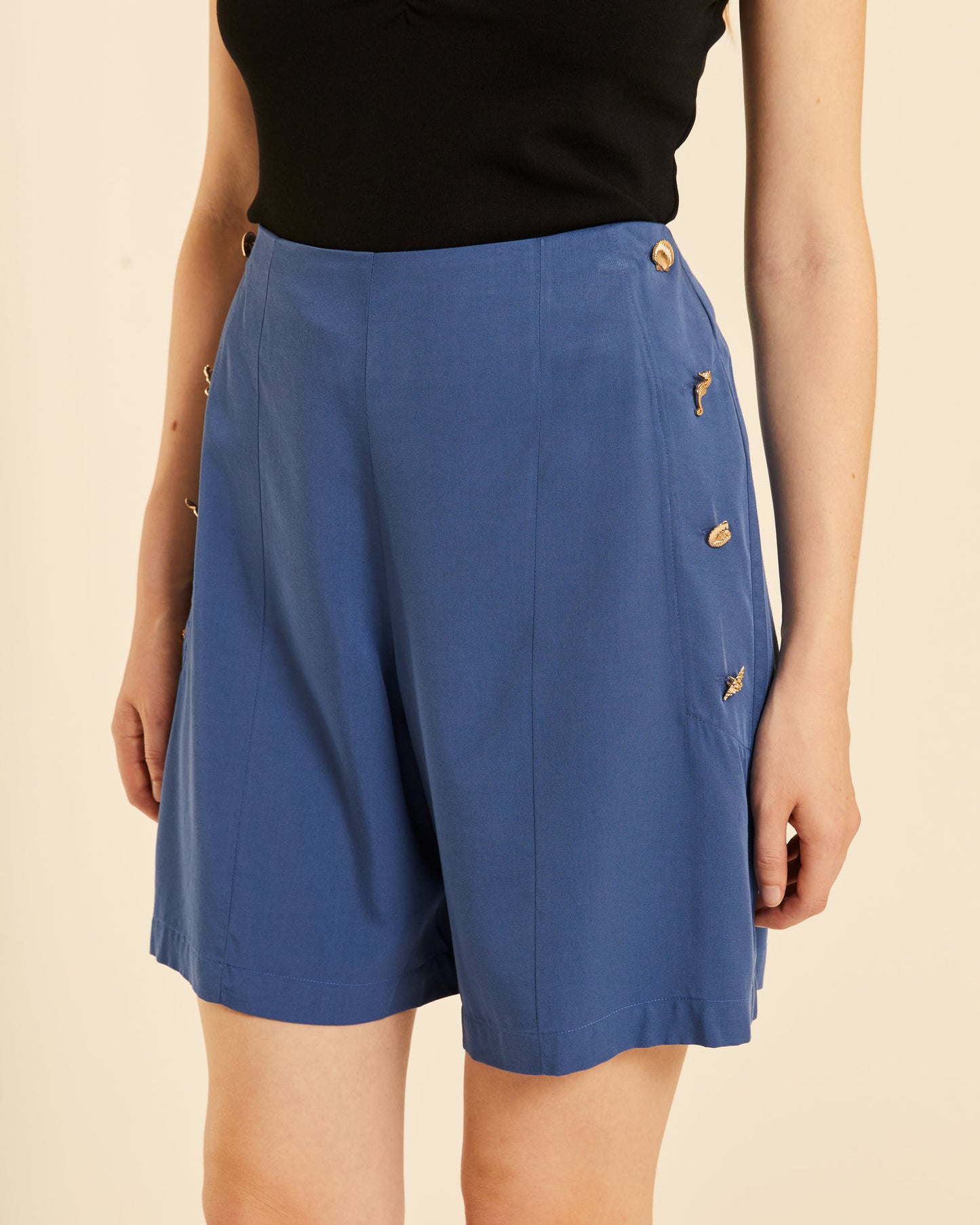 SHORT BOTONES AZUL