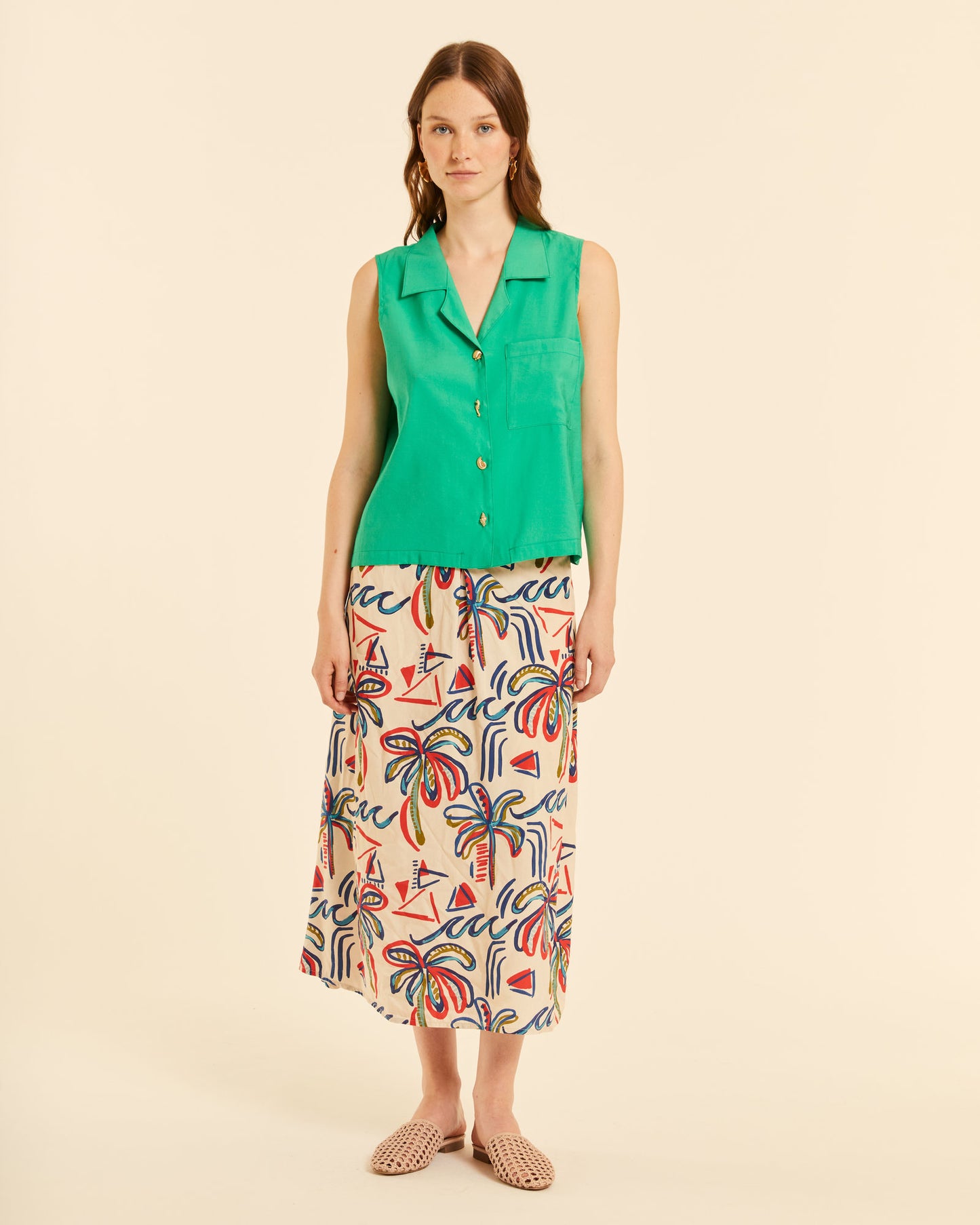 CAMISA SIN MANGAS VERDE