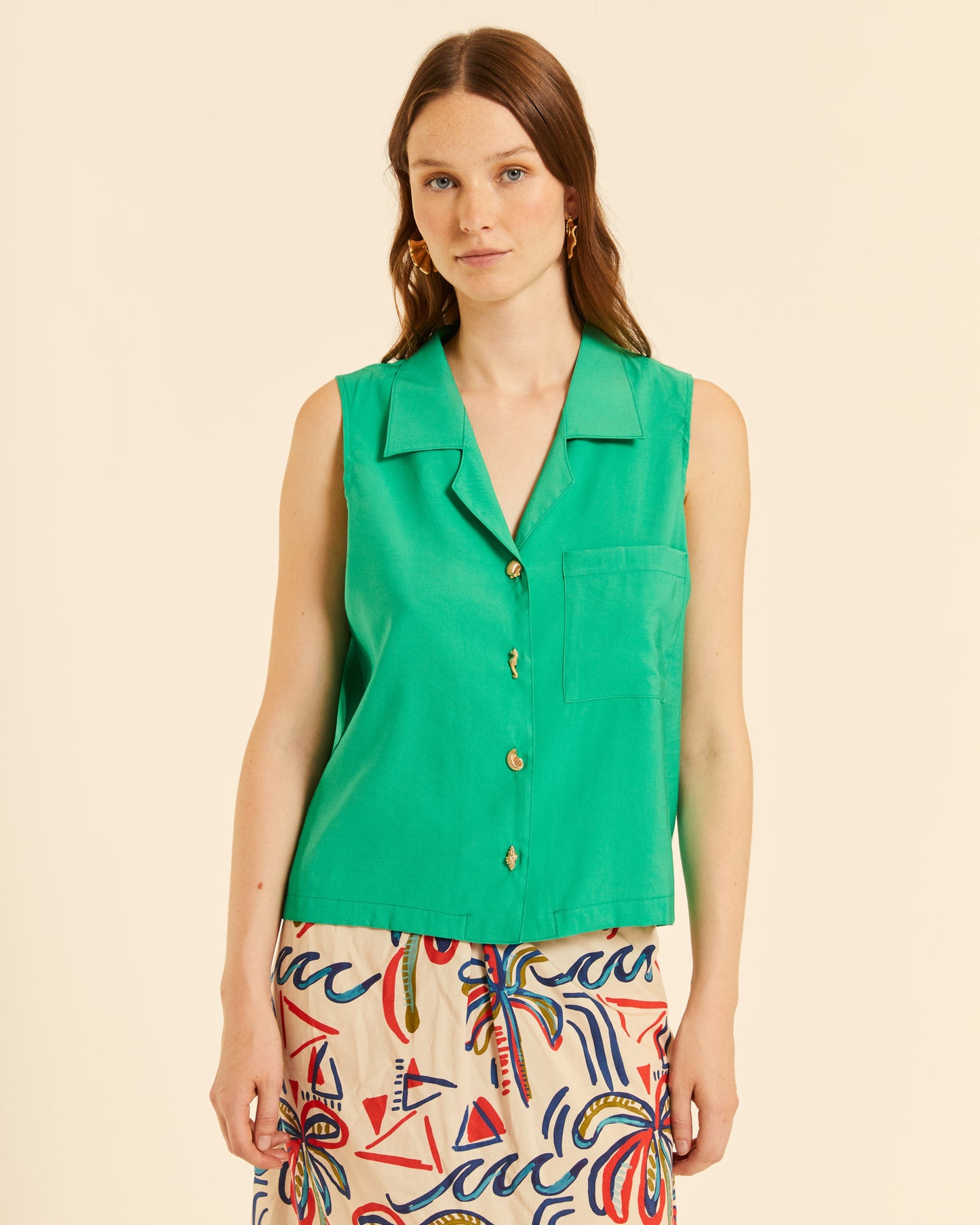 CAMISA SIN MANGAS VERDE