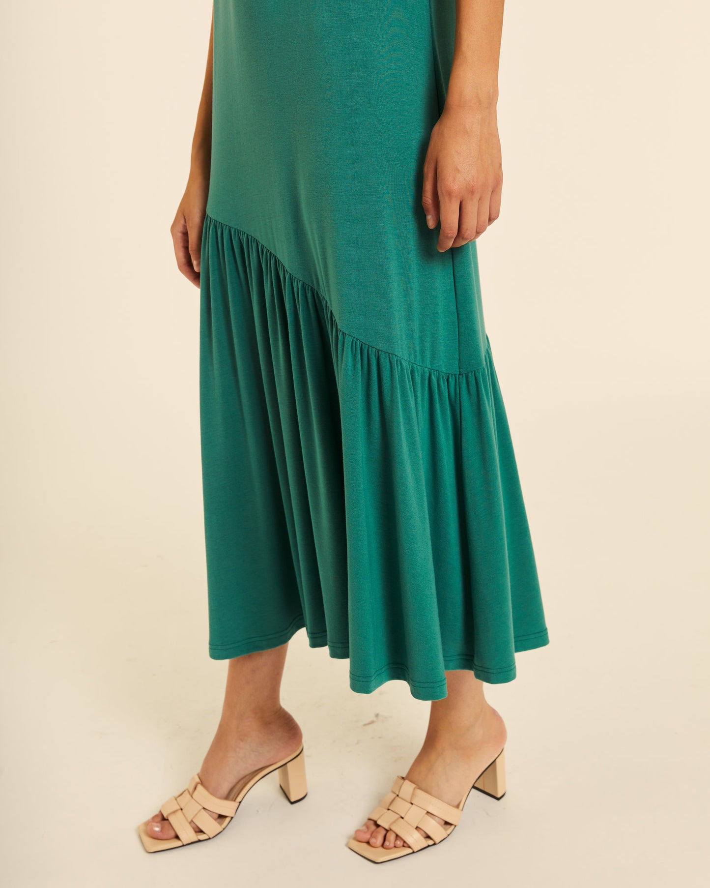 VESTIDO MAXI VOLANTE VERDE