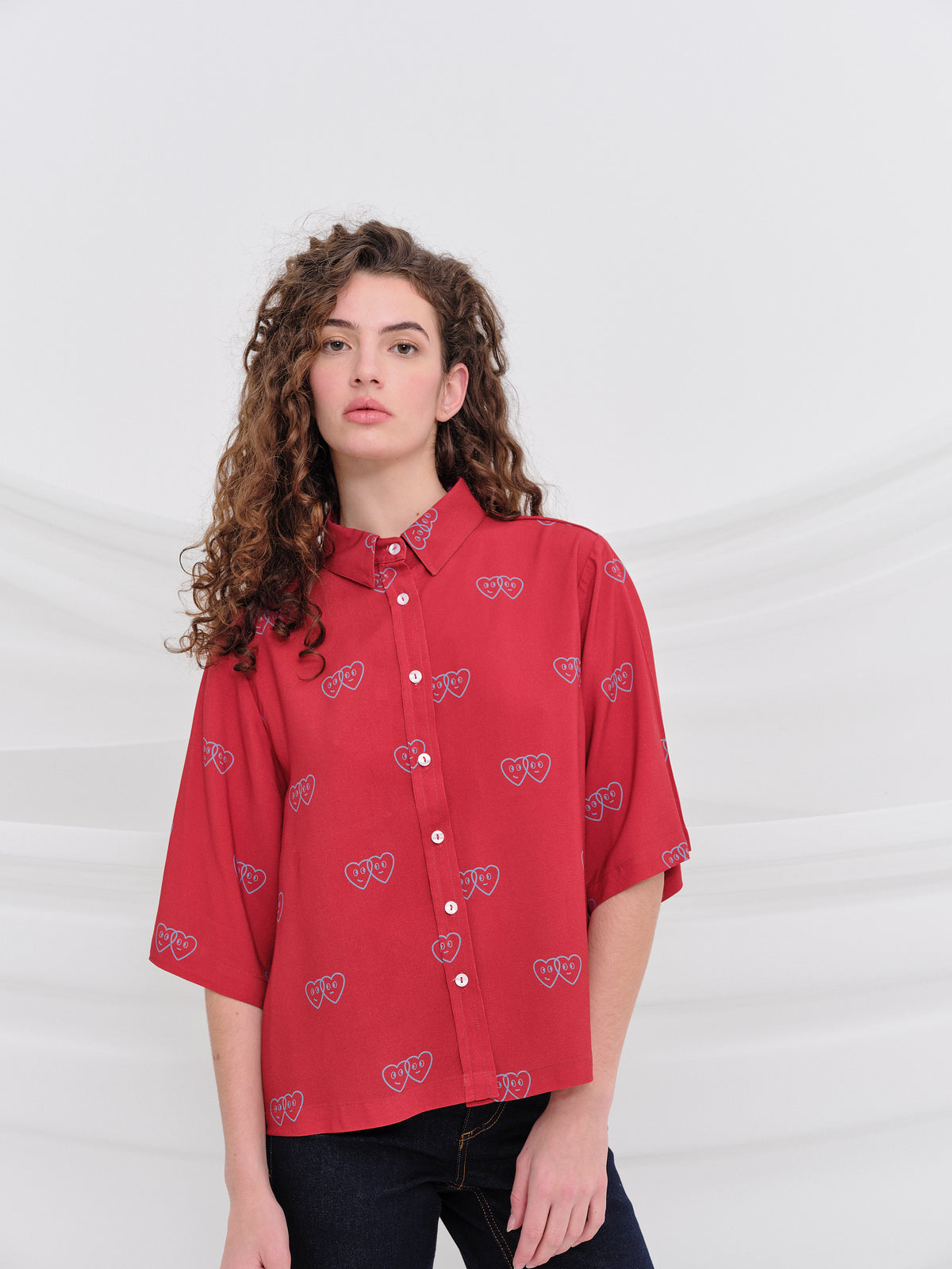CAMISA ALINAK ROJO CORAZONES
