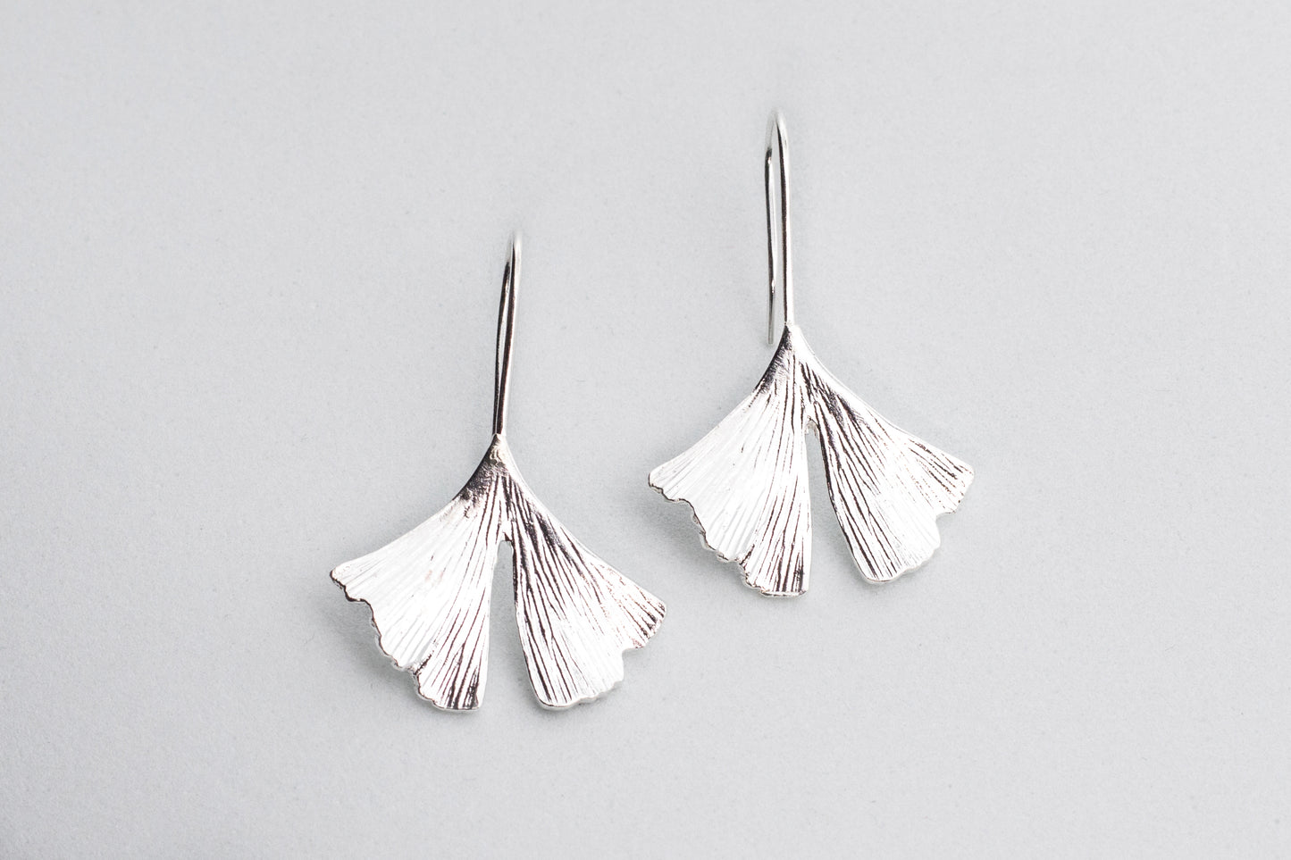 PENDIENTES GINKGO PLATA