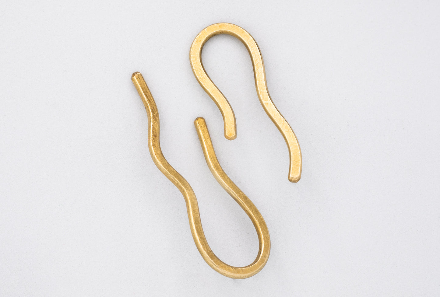 PENDIENTES ORILLA LATÓN