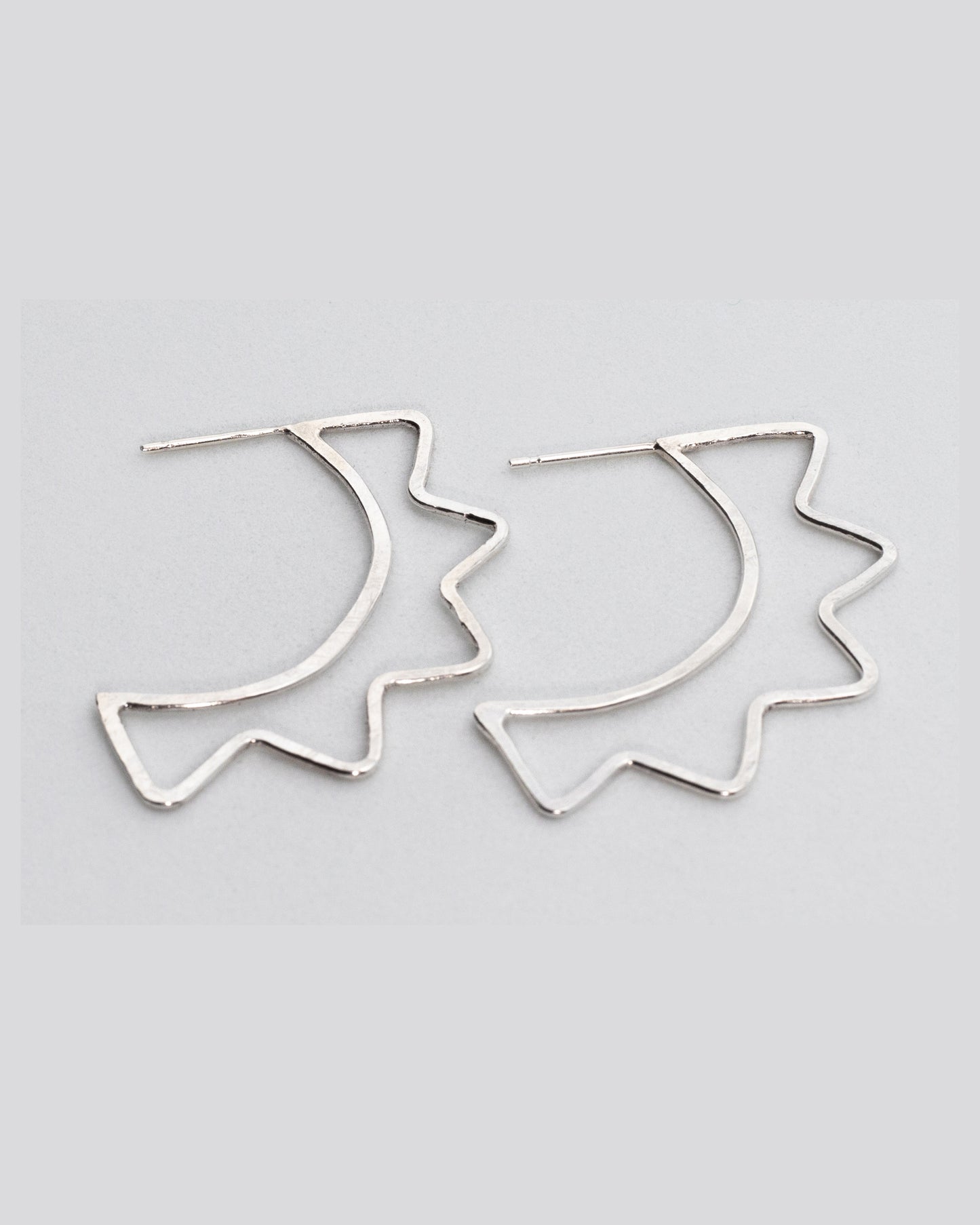 PENDIENTES PICOS LUNA PLATA