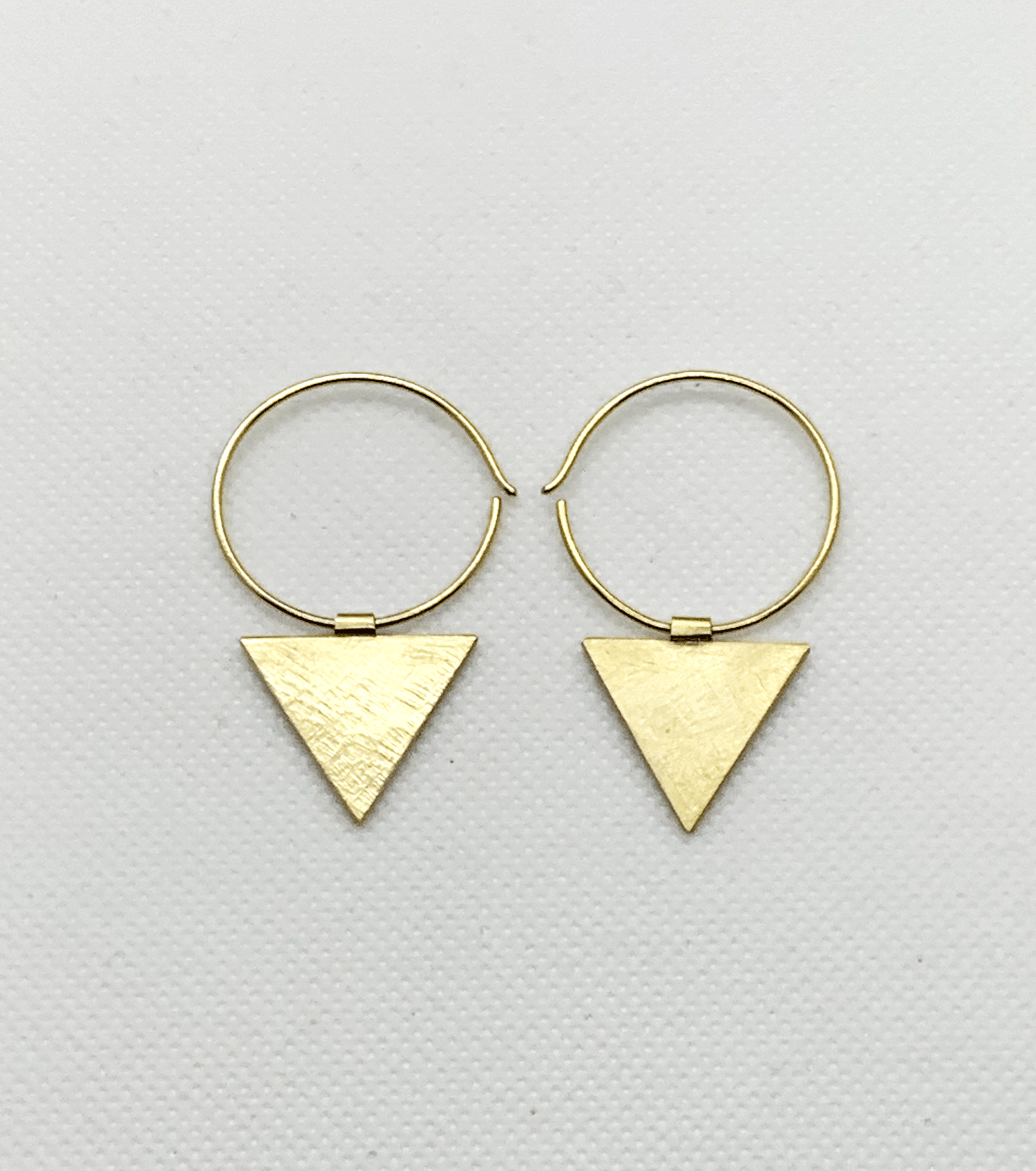 PENDIENTES TRIÁNGULO LATÓN