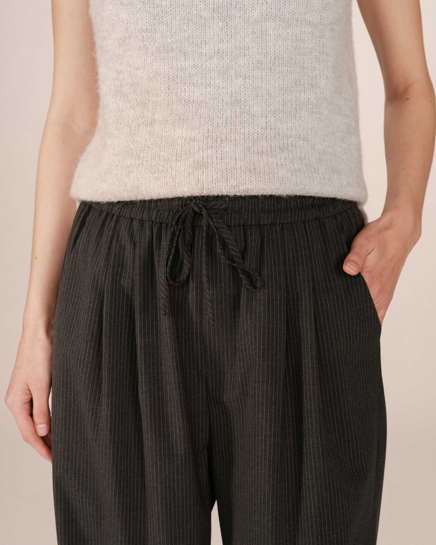 PANTALÓN STAY ANTRACITA