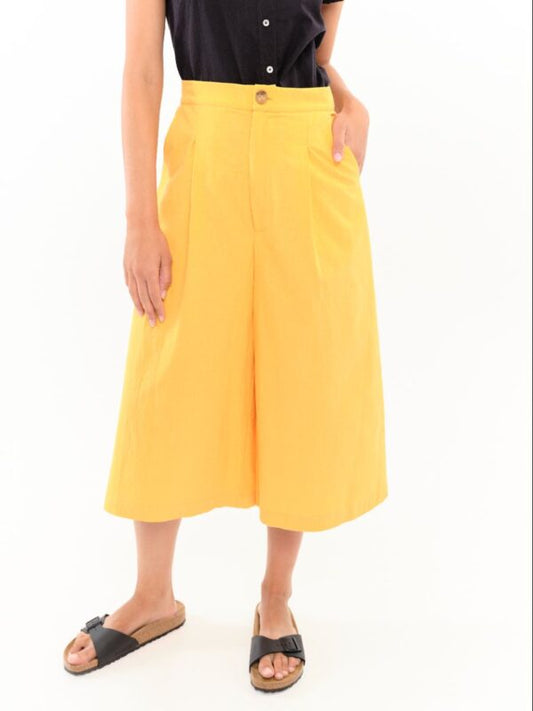 PANTALON CAPARINA AMARILLO
