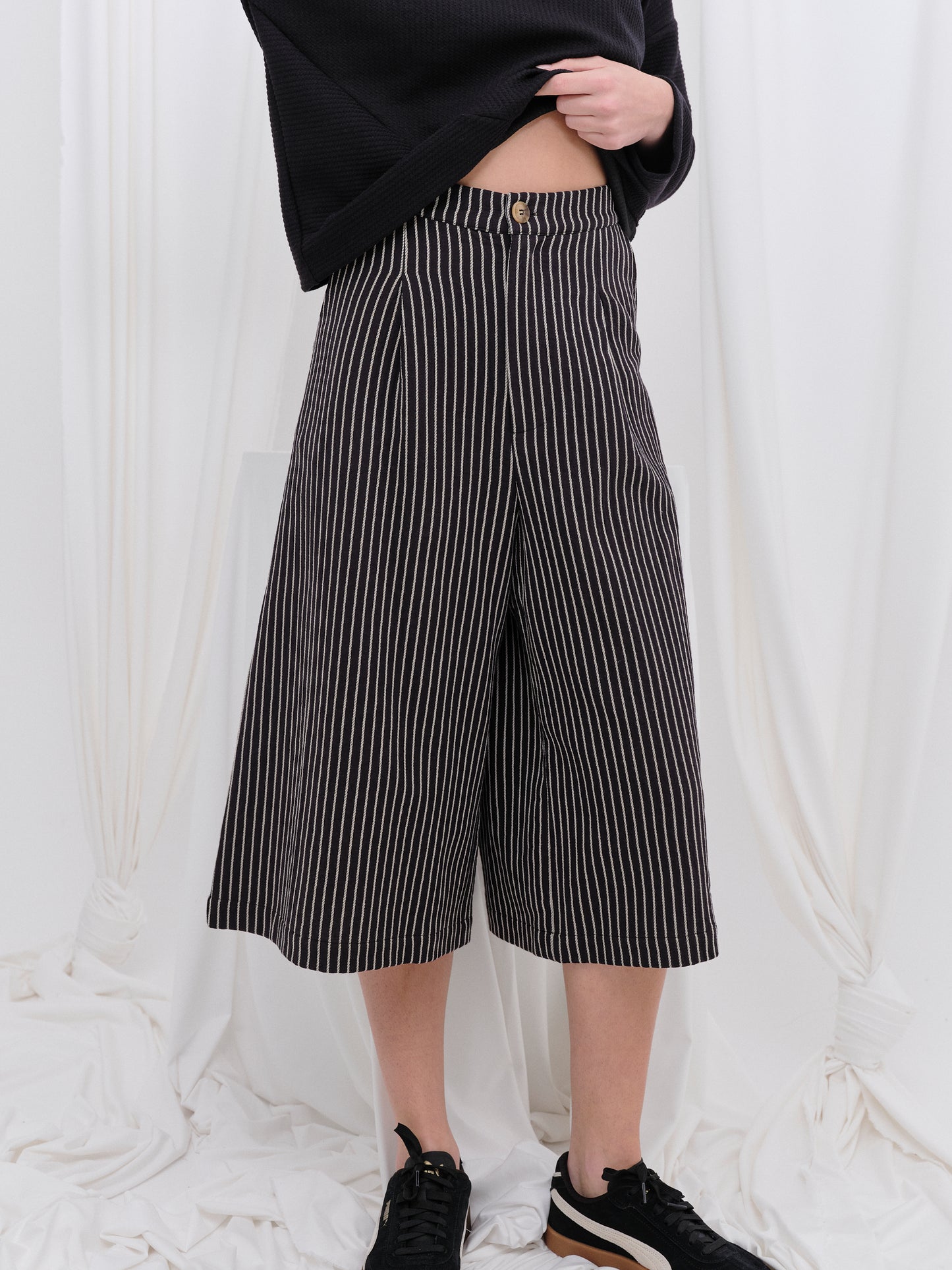 PANTALÓN CAPARINA NEGRO RAYAS